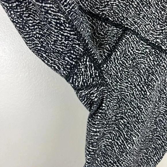 Lululemon Wunder Under Pant Leggings Size 4 Luon Ripple Black White Athletic - Picture 5 of 8